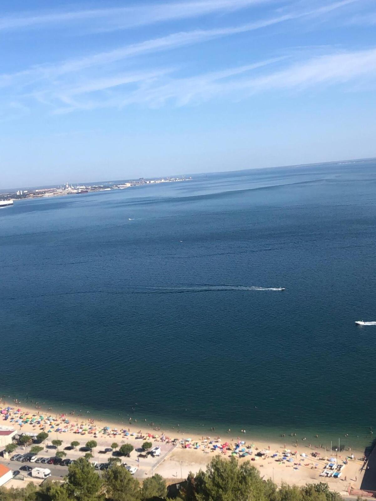 Breeze Beach House Setubal Luaran gambar